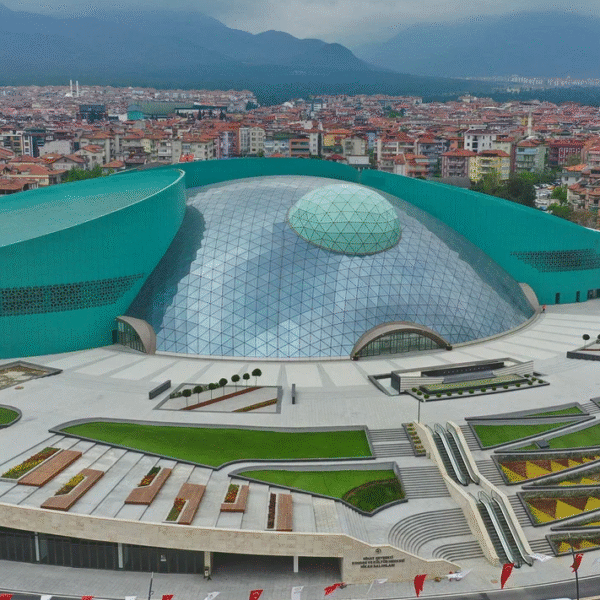 Nihat_Zeybekçi_Kongre_ve_Kültür_Merkezi_1